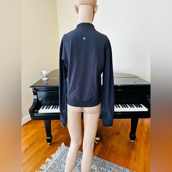 NWT RARE Minimalist Lululemon Noir Jacket II (Bomber Jacket) - Picture 12 of 16